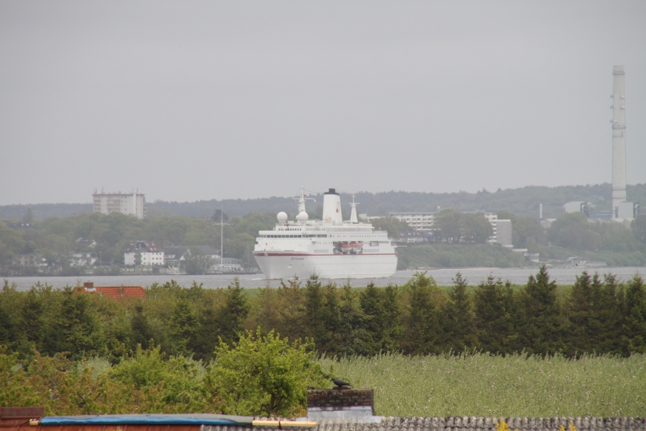 IMG12097.JPG - 18.05.2010: MS Deutschland
