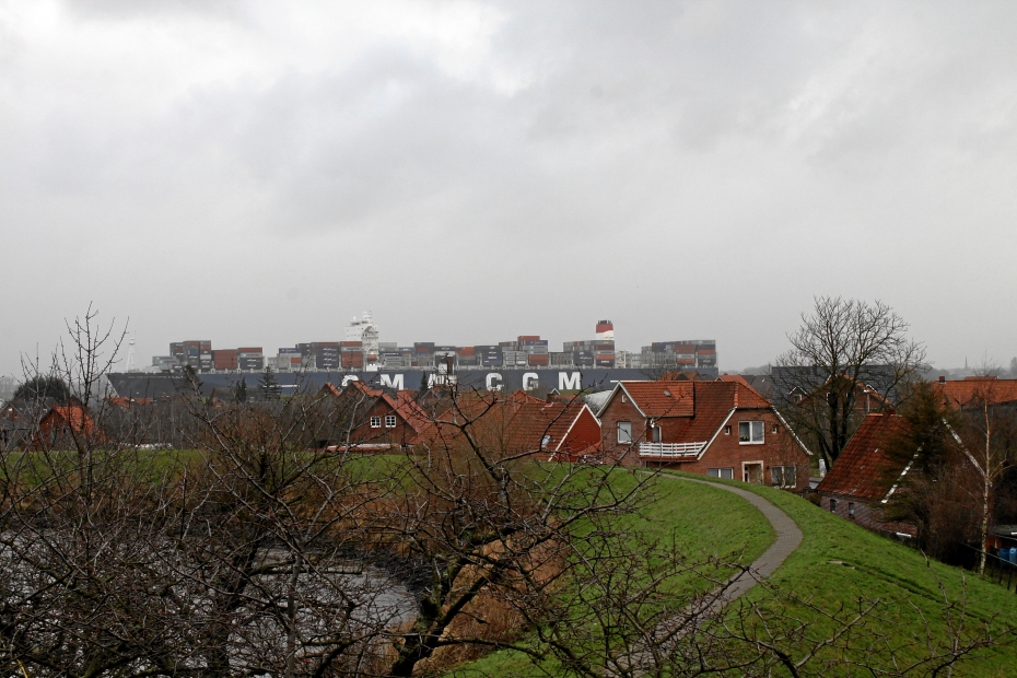 IMG14662.JPG - 11.12.2010: CMA CGM Christophe Colomb